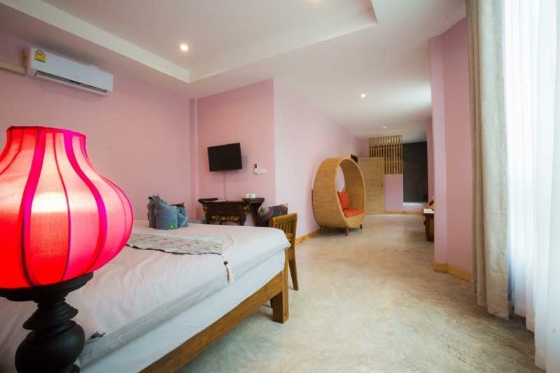 Sriananpura Hotel Chiang Mai Exterior photo